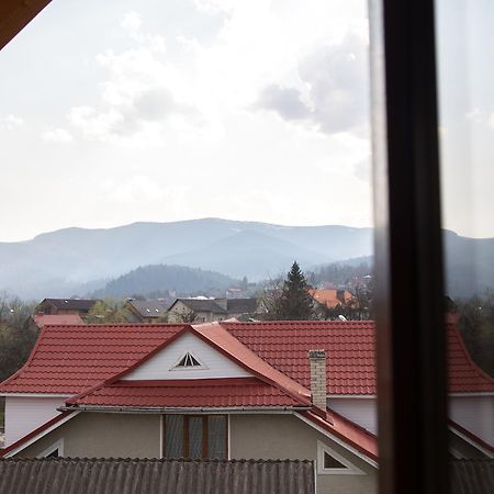 Happy Hotel Яремче Екстериор снимка