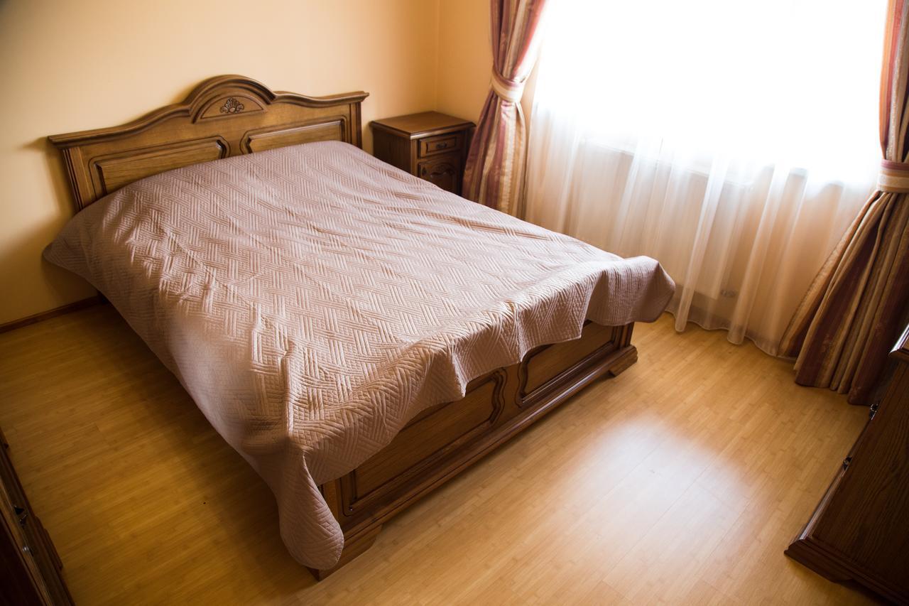 Happy Hotel Яремче Екстериор снимка